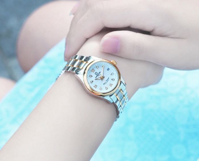 Жіночий годинник Carnival White 100 фото