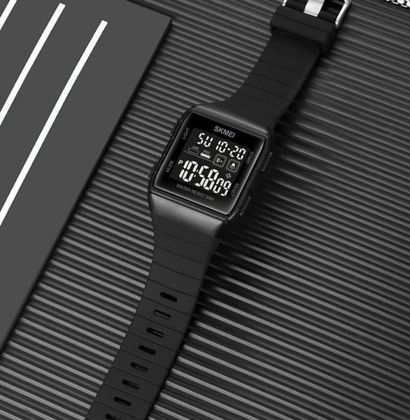 Чоловічий годинник Skmei Hakaton Pro 303 фото