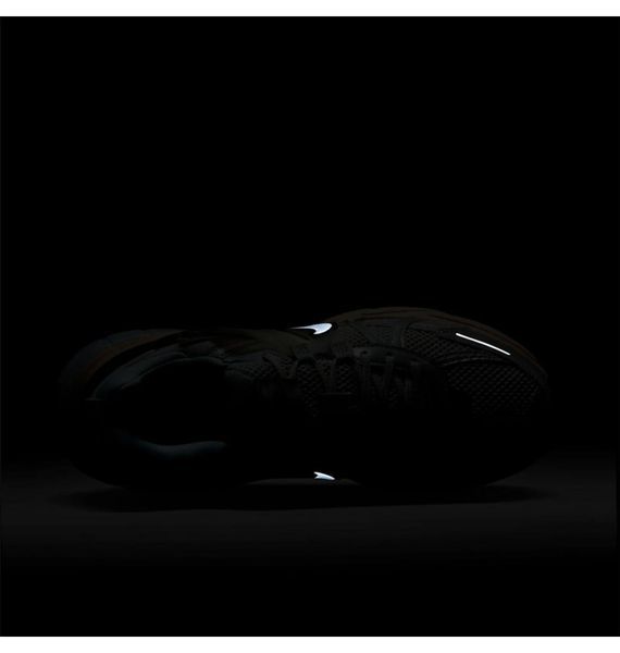 Кросівки для бігу жіночі Nike V2k Run 1729 фото