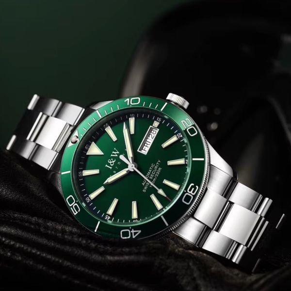 Чоловічий годинник Carnival Diver 10 Bar 609 фото