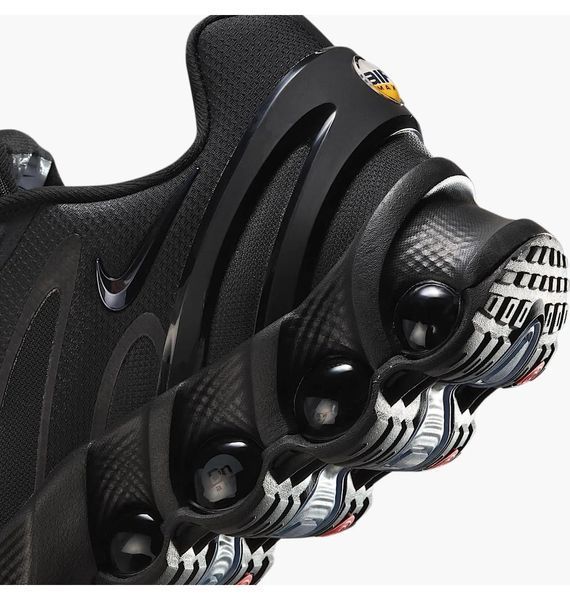 Кросівки чоловічі Nike Air Max Dn8 2495 фото