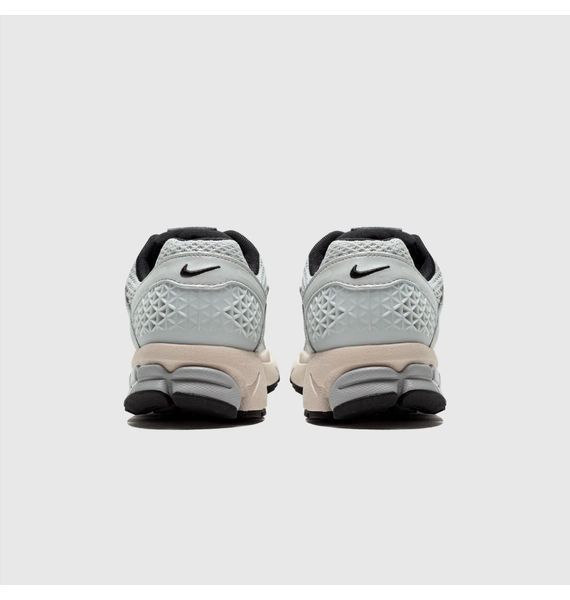 Кросівки жіночі Nike Wmns Zoom Vomero 5 White 1384 фото