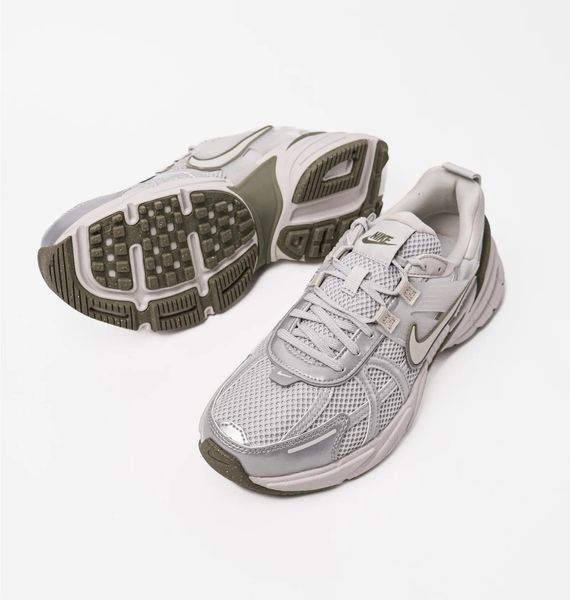 Кросівки жіночі Nike V2k Run 1318 фото