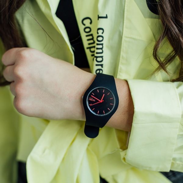 Жіночий годинник Skmei Rubber Black 9068 19 фото