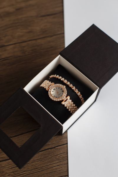 Жіночий годинник CL Queen 223 фото