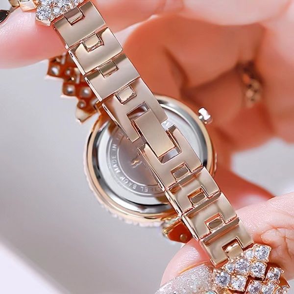 Жіночий годинник CL Queen 223 фото