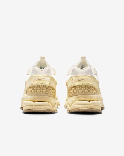 Кросівки унісекс Nike Zoom Vomero Roam 2547 фото