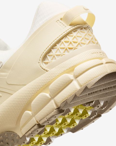 Кросівки унісекс Nike Zoom Vomero Roam 2547 фото