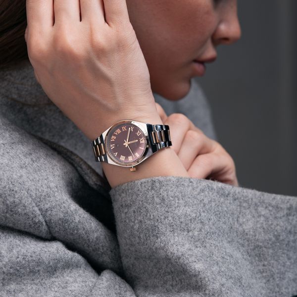 Жіночий годинник Curren Mila 379 фото