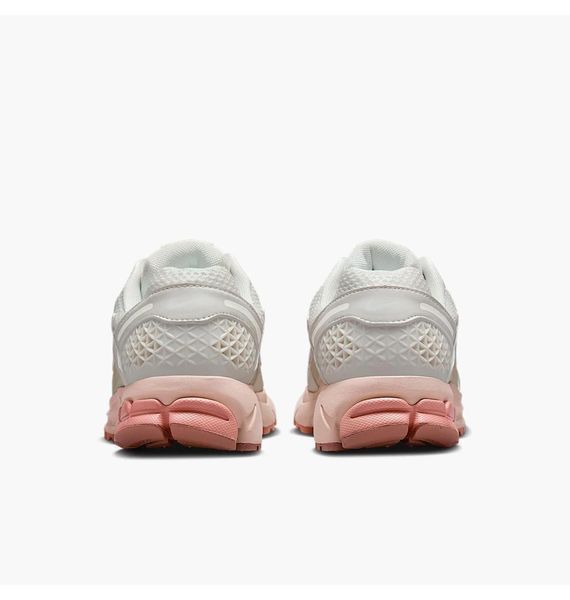 Кросівки жіночі Nike Wmns Zoom Vomero 5 1332 фото