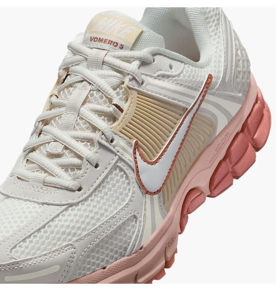 Кросівки жіночі Nike Wmns Zoom Vomero 5 1332 фото