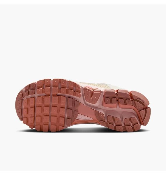 Кросівки жіночі Nike Wmns Zoom Vomero 5 1332 фото