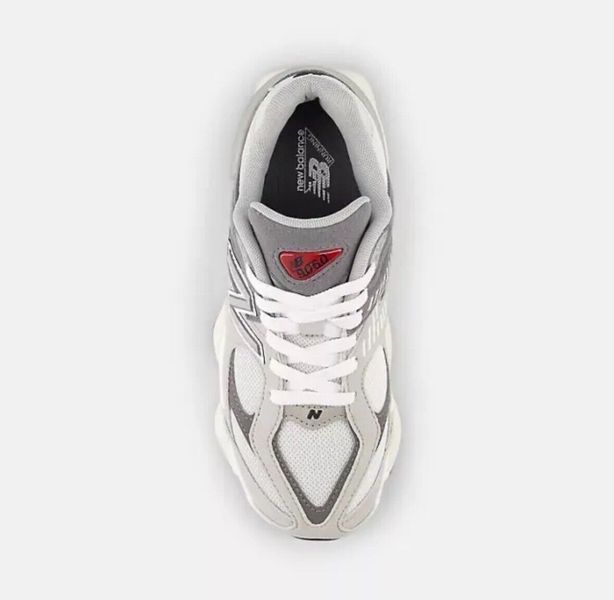 Кросівки жіночі New Balance 9060 1417 фото